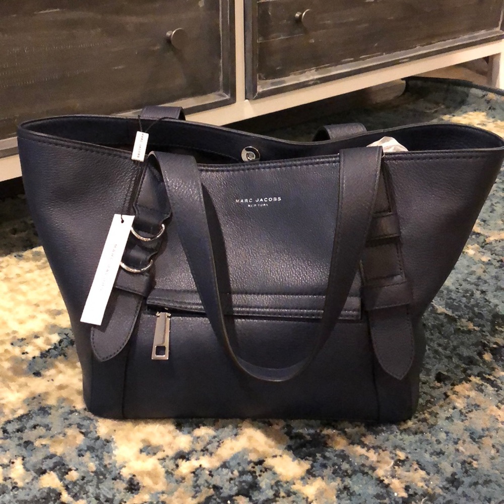 💯 authentic Marc Jacobs Leather bag in Navy